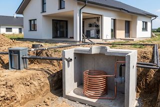 Francouzi chladí domy pasivním vodním systémem. Za 1 Kč denně sníží teplotu až o 13 °C